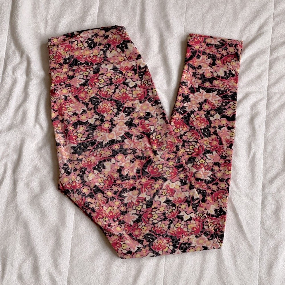 LuLaRoe Leggings EUC OS